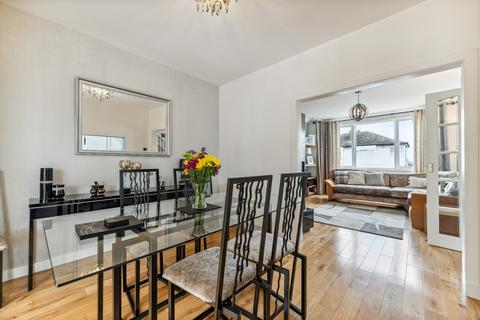 47 Lomondside Avenue, Clarkston, Glasgow, G76 7UQ