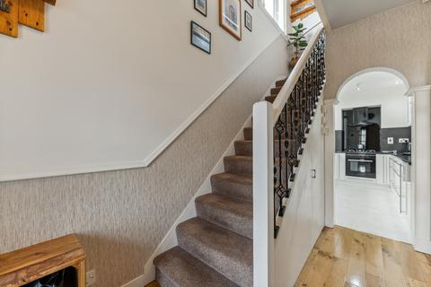 47 Lomondside Avenue, Clarkston, Glasgow, G76 7UQ