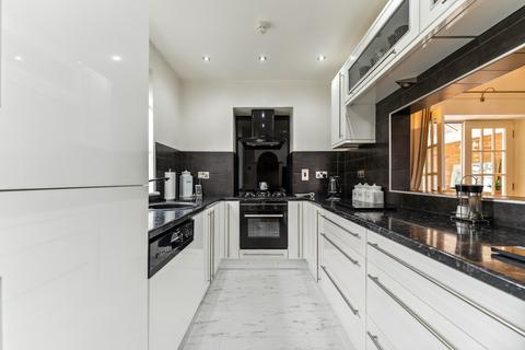 47 Lomondside Avenue, Clarkston, Glasgow, G76 7UQ