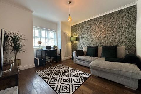 3 bedroom semi-detached house for sale - York Avenue, Jarrow, Tyne and Wear, NE32 5LT