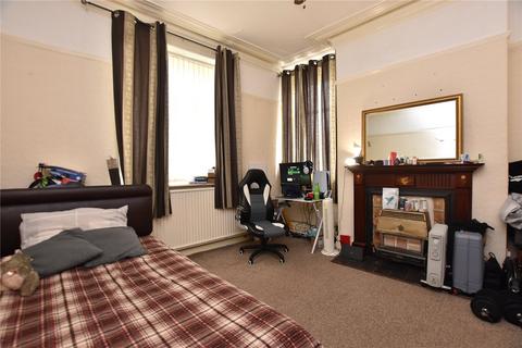 3 bedroom end of terrace house for sale - Rochdale Road, Shaw, Oldham, OL2