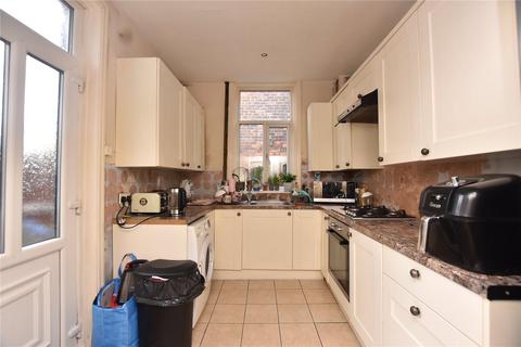 3 bedroom end of terrace house for sale - Rochdale Road, Shaw, Oldham, OL2