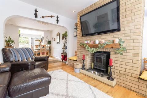 undefined, Felix Avenue, Luton, Bedfordshire, LU2 7LE