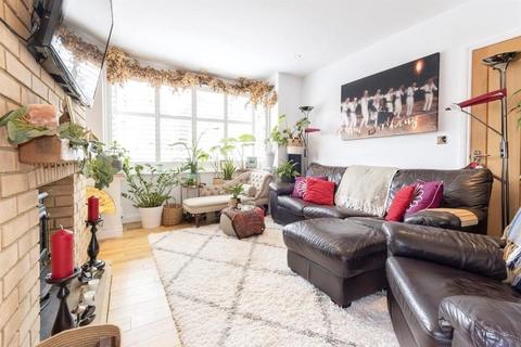 undefined, Felix Avenue, Luton, Bedfordshire, LU2 7LE