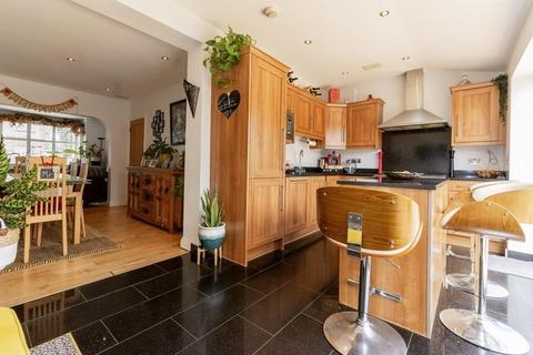 undefined, Felix Avenue, Luton, Bedfordshire, LU2 7LE