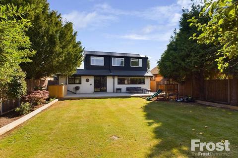 4 bedroom detached house for sale, Ouseley Road, Wraysbury, Berkshire, TW19