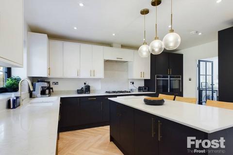 12c Ouseley Road, Wraysbury, Staines-upon-thames, TW19 5JA