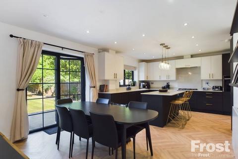 12c Ouseley Road, Wraysbury, Staines-upon-thames, TW19 5JA