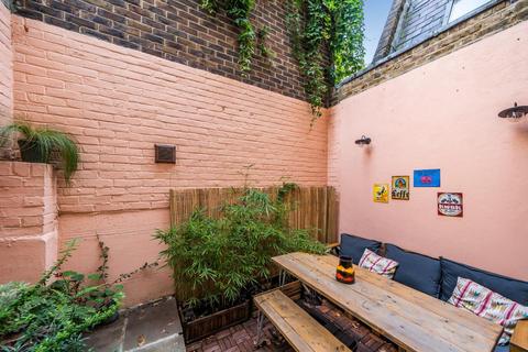 1 bedroom flat for sale - Leighton Road, Kentish Town