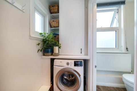 76 Bickersteth Road, London, SW17 9SQ