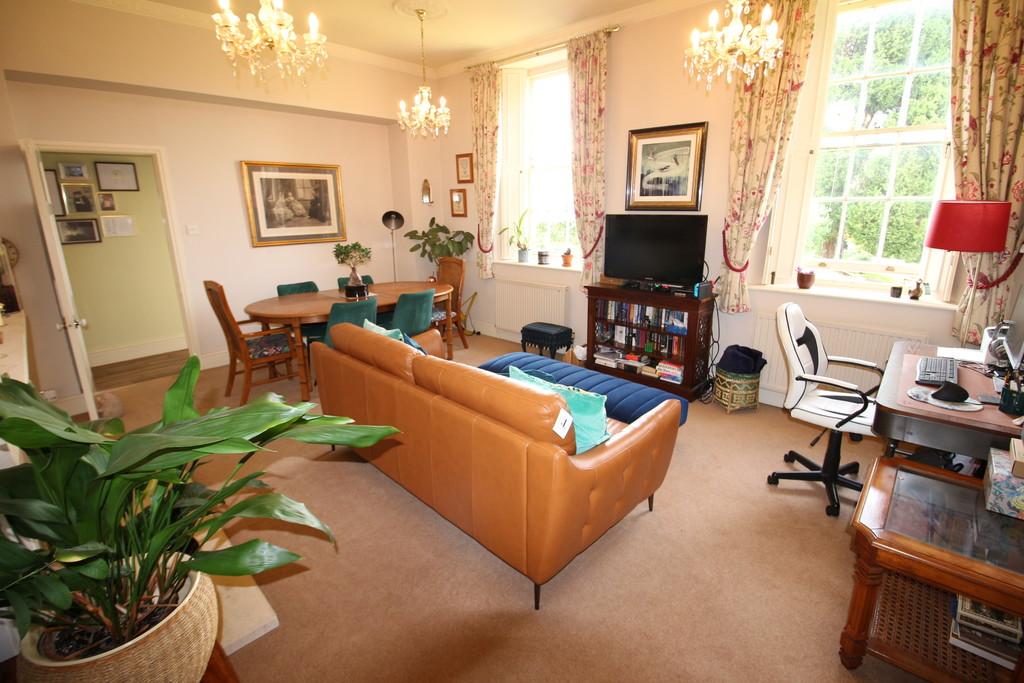 Portway House, Warminster 2 bed ground floor flat for sale £225,000