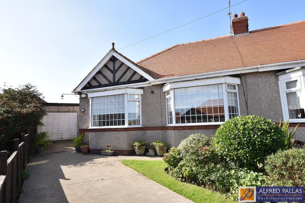 Melrose Gardens, Roker 2 bed semidetached bungalow for sale £249,950