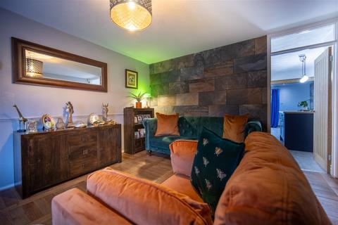 47 Brynawel, Caerphilly, CF83 2EX