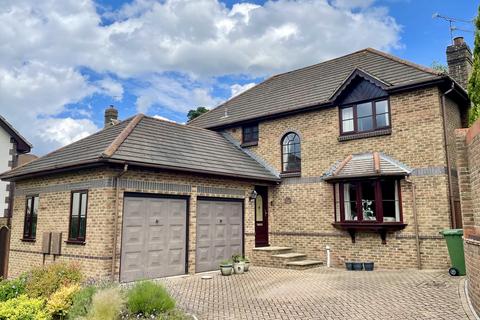 6 Kingcup Close, Broadstone, BH18 9GS