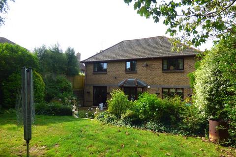 6 Kingcup Close, Broadstone, BH18 9GS