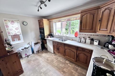 6 Kingcup Close, Broadstone, BH18 9GS