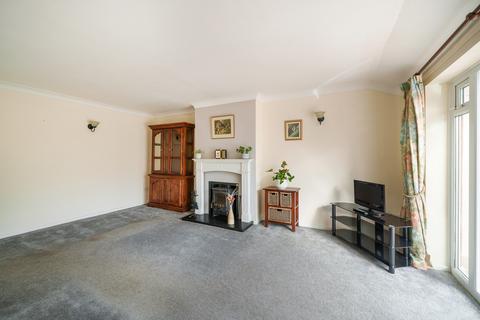 3 Meadow Close, Kington, Worcester, WR7 4DE