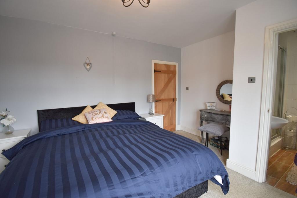 Thornborough Road, Coalville 3 bed semidetached house £190,000