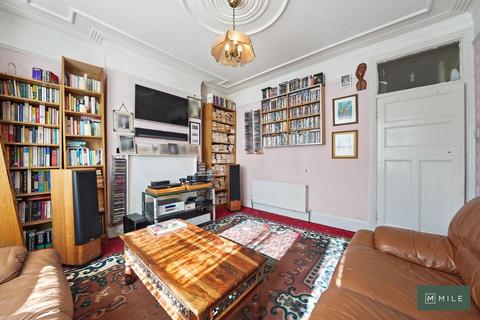 2 bedroom ground floor flat for sale, Holland Road, London NW10
