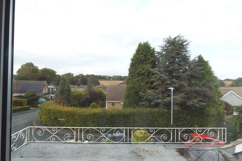 3 bedroom detached house to rent, 32 The Dales