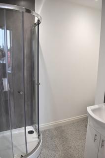 Studio to rent - Upper Brook Street, Manchester