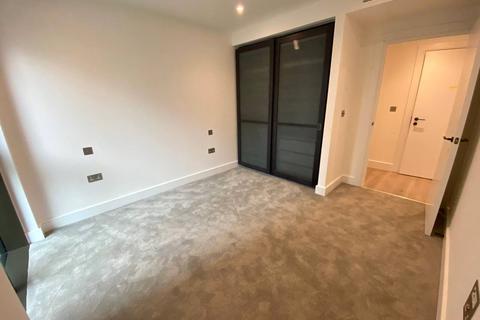 1 bedroom flat for sale, B-3-14 Park East, Prince Of Wales Drive, London