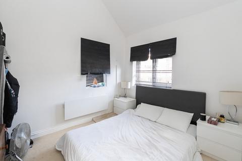2 bedroom maisonette for sale, Falkland Road, Dorking