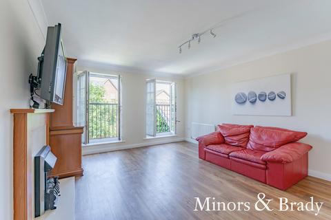 4 bedroom semi-detached house to rent - Copenhagen Way, Norwich