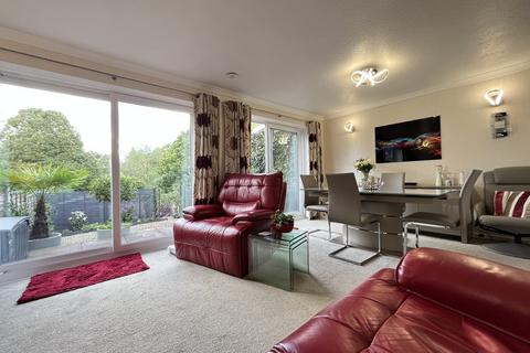 13 Arundel Close, Warwick, CV34 5HZ