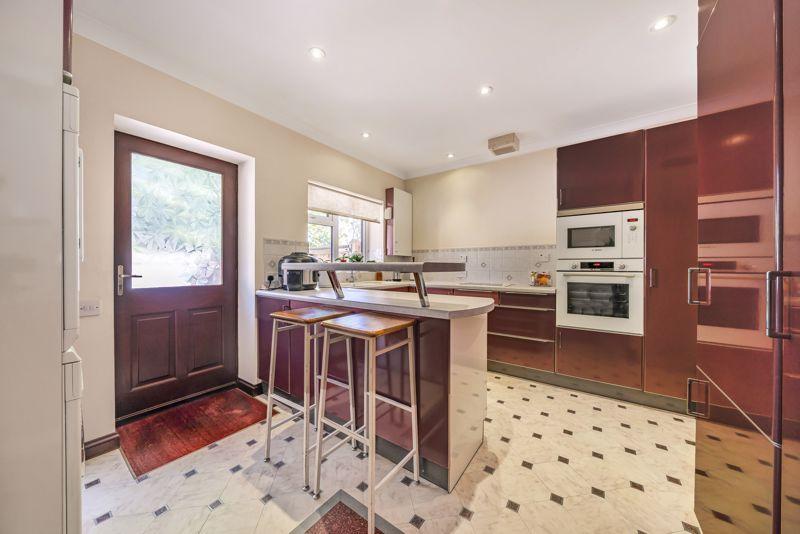 Upper Northam Road, Hedge End, SO30 4EA 4 bed detached bungalow for