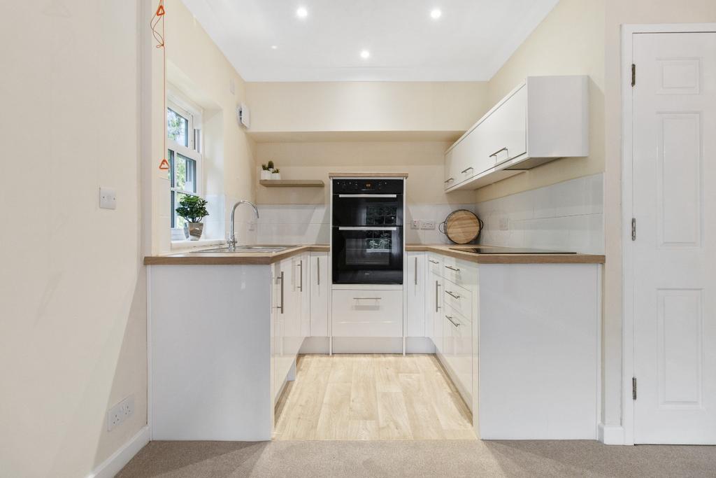 Court, Worcester Road... 1 bed apartment for sale £79,950