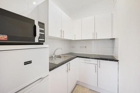 Studio to rent, Wetherby Gardens, South Kensington, London