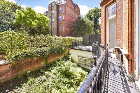 Studio to rent, Wetherby Gardens, South Kensington, London