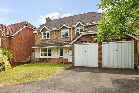 4 bedroom detached house to rent, Joyce Close, Cranbrook