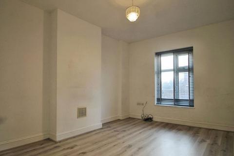 3 bedroom apartment to rent, Westway, London