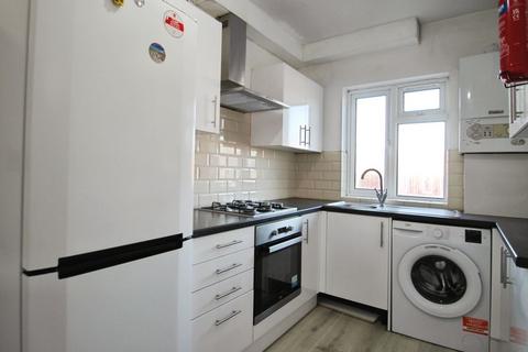 3 bedroom apartment to rent, Westway, London