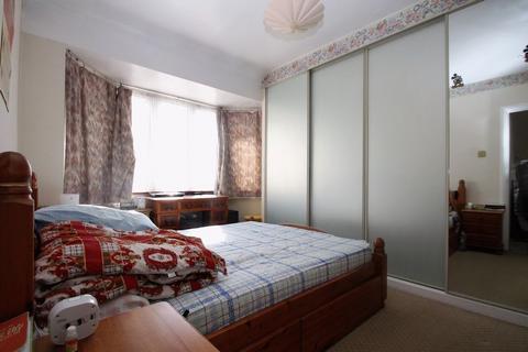 3 bedroom end of terrace house for sale, Carr Road, Northolt