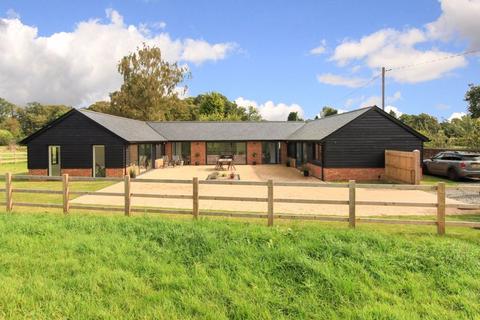 4 bedroom barn conversion for sale - Wigginton