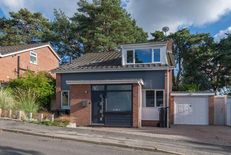 ST CATHERINES HILL CHRISTCHURCH 4 bed detached house £595,000