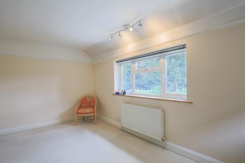 261 Swakeleys Road, Ickenham, Uxbridge, UB10 8DR