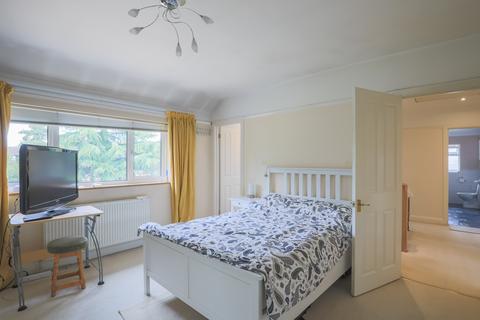 261 Swakeleys Road, Ickenham, Uxbridge, UB10 8DR