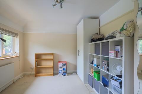 261 Swakeleys Road, Ickenham, Uxbridge, UB10 8DR
