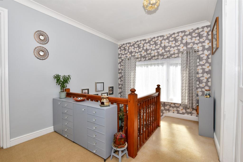 Alverstone Road, Apse Heath, Sandown, Isle of Wight 3 bed detached