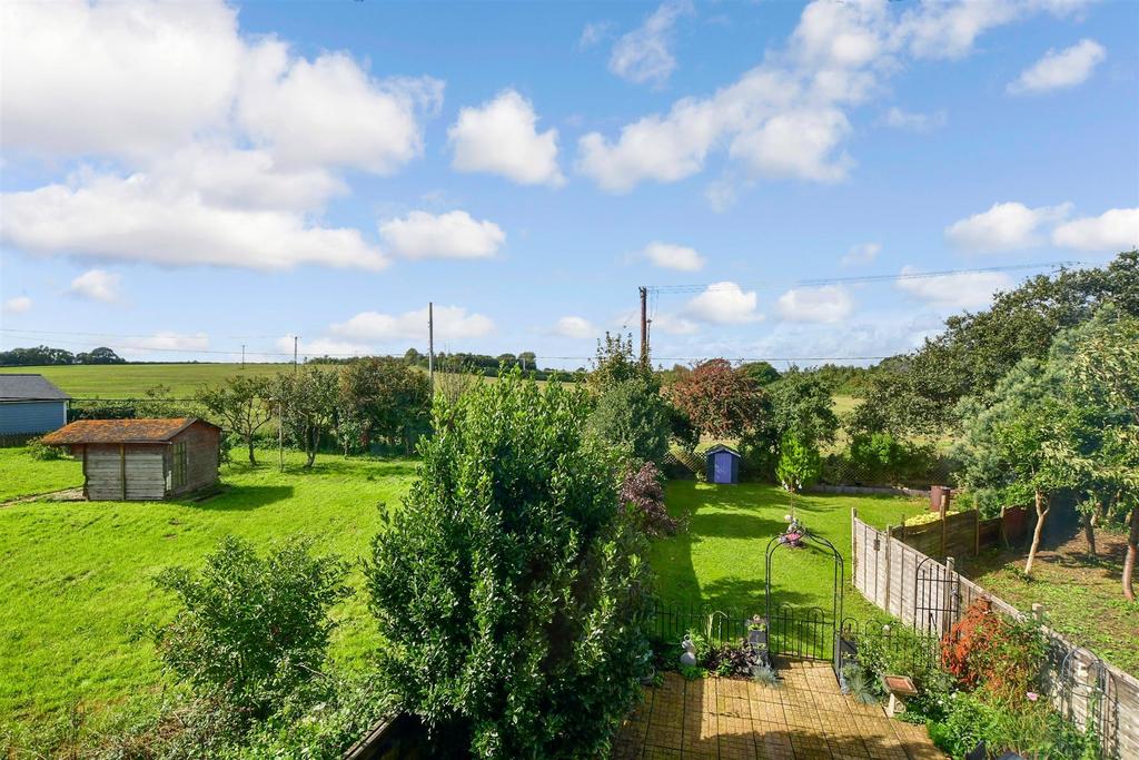 Alverstone Road, Apse Heath, Sandown, Isle of Wight 3 bed detached