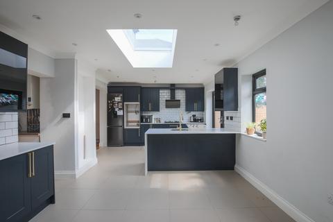 16 Weymouth Road, Hayes, UB4 8NE