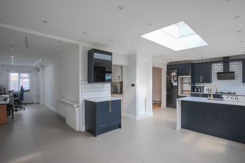 16 Weymouth Road, Hayes, UB4 8NE