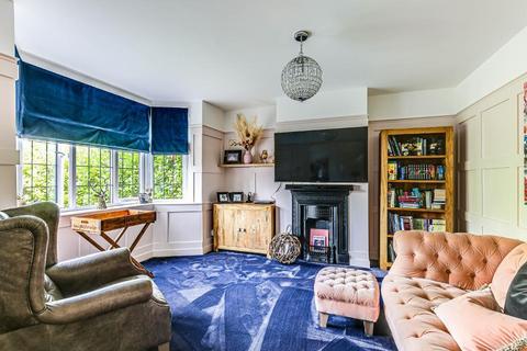 2 Foxearth Road, South Croydon, CR2 8ED