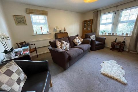 2 bedroom apartment to rent, Wellington Road, Timperley, Altrincham, WA15 7RD