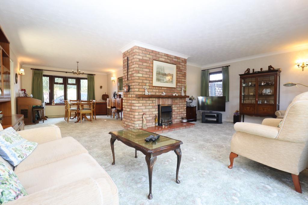 Lighthorne Rise, Barton Hills, Luton, Bedfordshire, LU3 3XG 3 bed