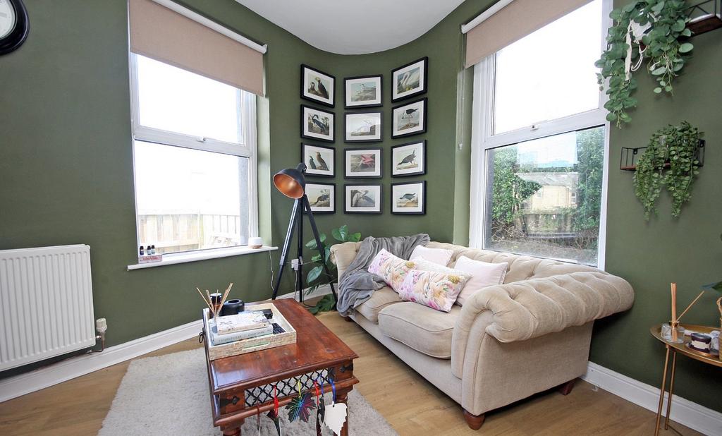 Constantine Road, Caernarfon... 6 bed end of terrace house for sale £